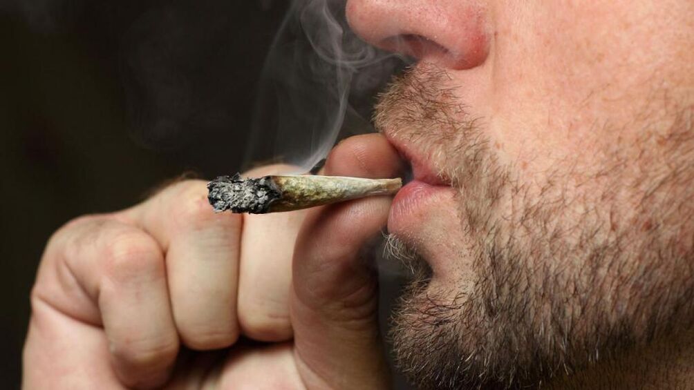 Κάπνισμα παράνομων ουσιών και ισχύς